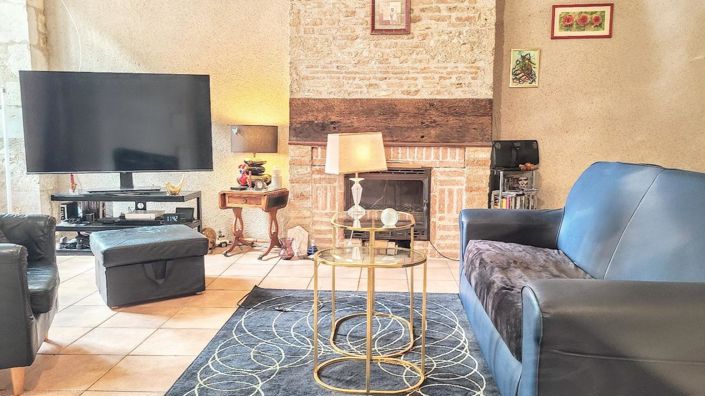 Image No.2-2 Bed Property for sale