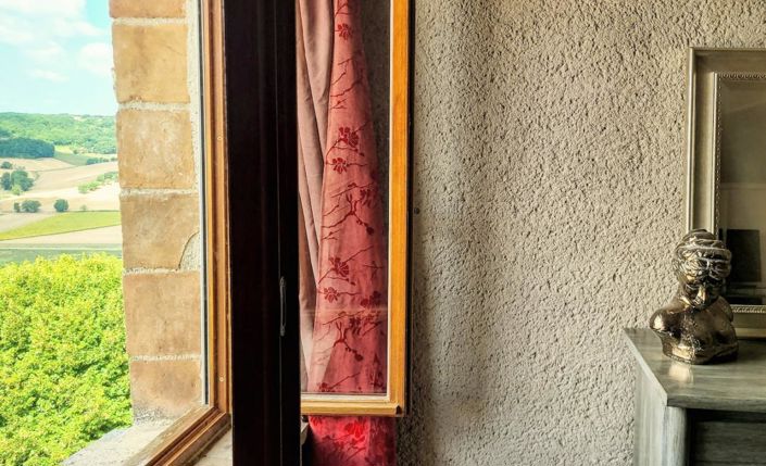 Image No.7-2 Bed Property for sale