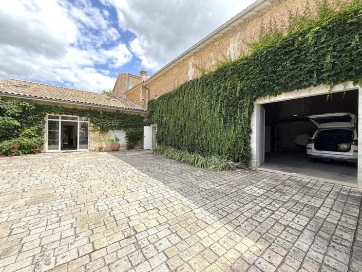 Image No.6-4 Bed House for sale