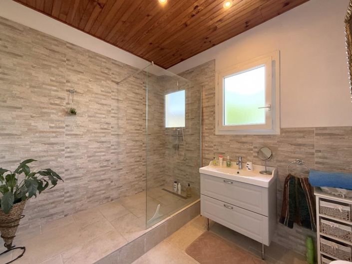 Image No.10-5 Bed House for sale