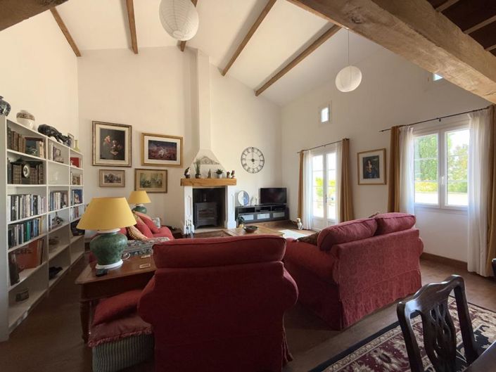 Image No.6-5 Bed House for sale