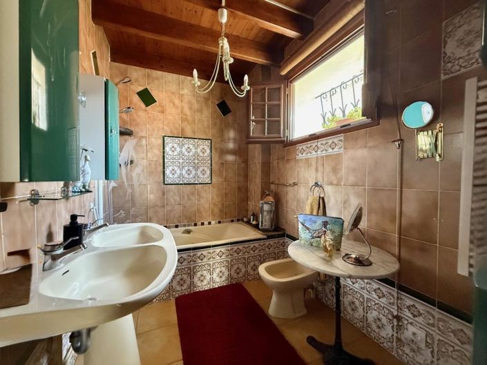 Image No.15-3 Bed House for sale