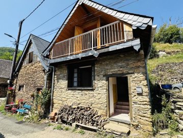 1 - Sentein, Property
