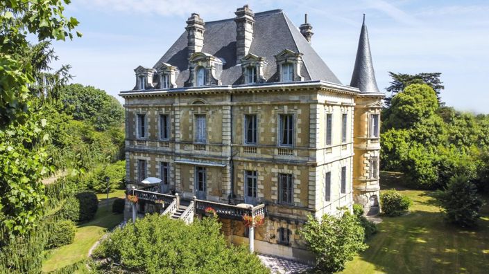 Image No.1-14 Bed Chateaux for sale
