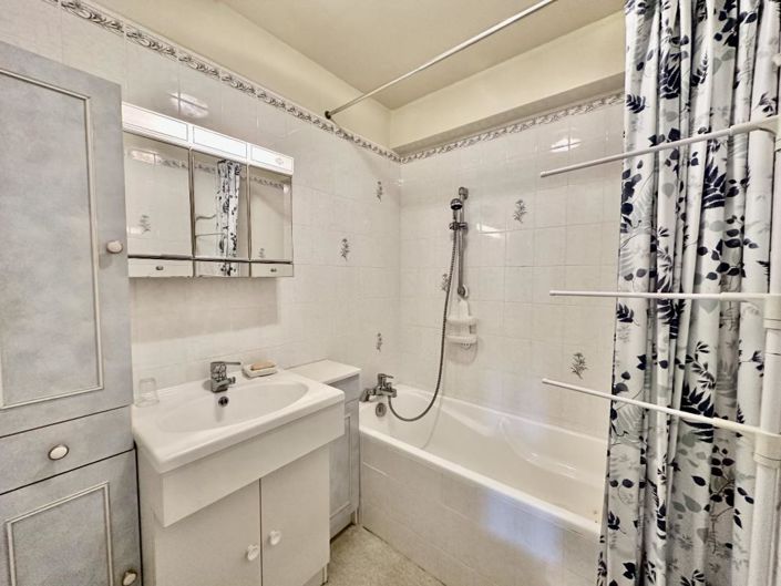 Image No.19-4 Bed House for sale