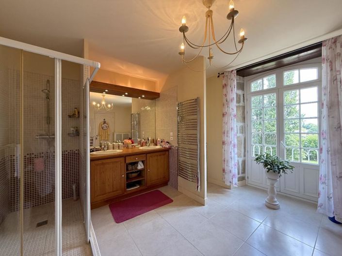 Image No.19-5 Bed House for sale