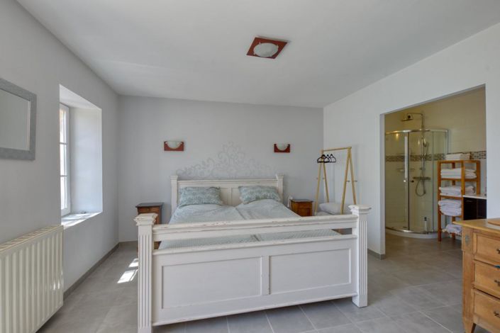 Image No.6-Propriété de 4 chambres à vendre à Mirambeau