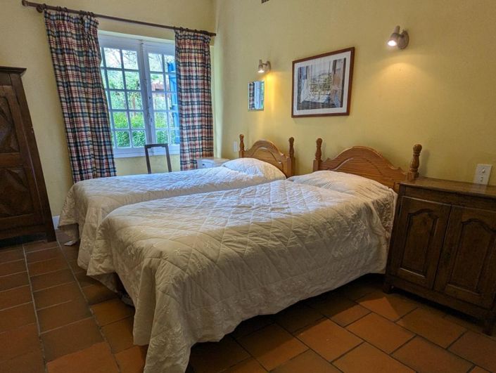 Image No.11-13 Bed Property for sale