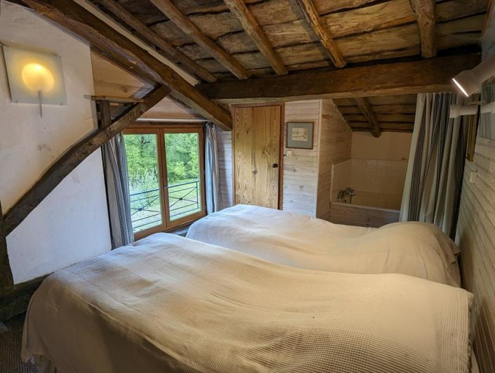 Image No.17-13 Bed Property for sale