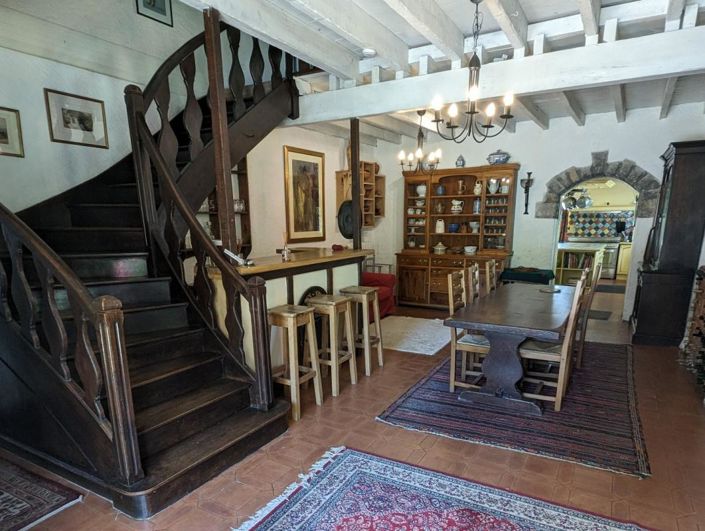 Image No.7-13 Bed Property for sale