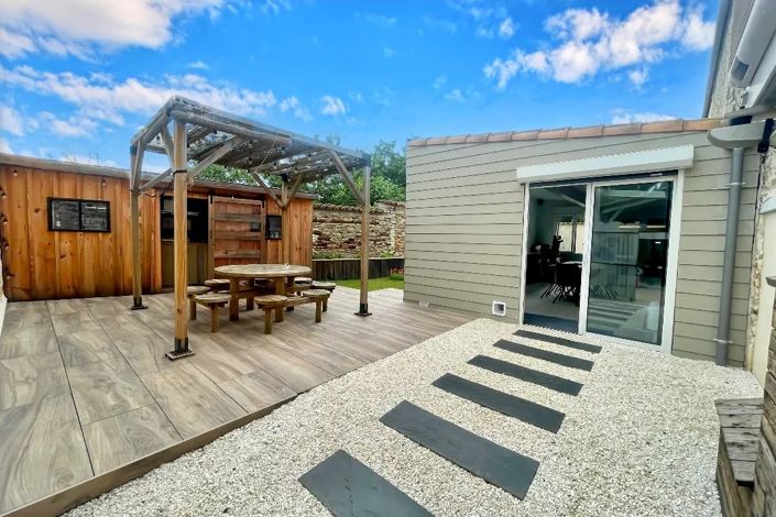 Image No.6-5 Bed House for sale