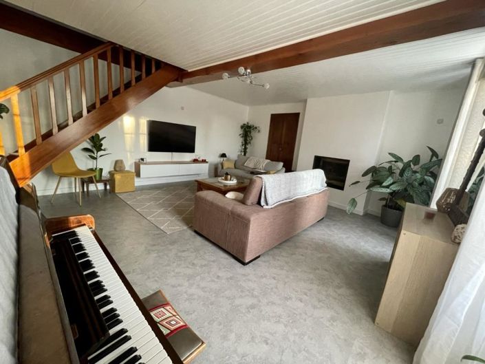 Image No.3-Propriété de 5 chambres à vendre à Romegoux