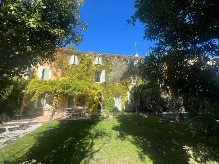 Image No.1-6 Bed Property for sale