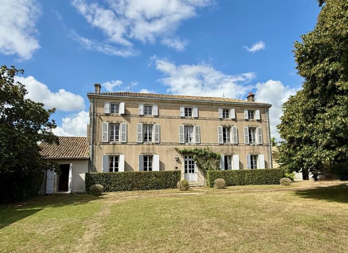 Image No.1-10 Bed Property for sale