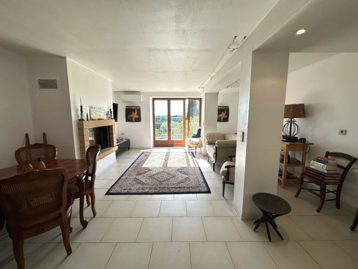 Image No.14-5 Bed Property for sale