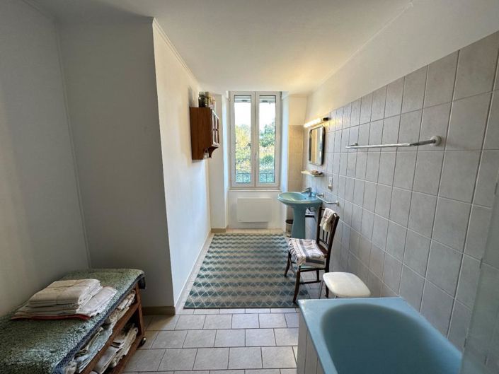 Image No.18-5 Bed Property for sale