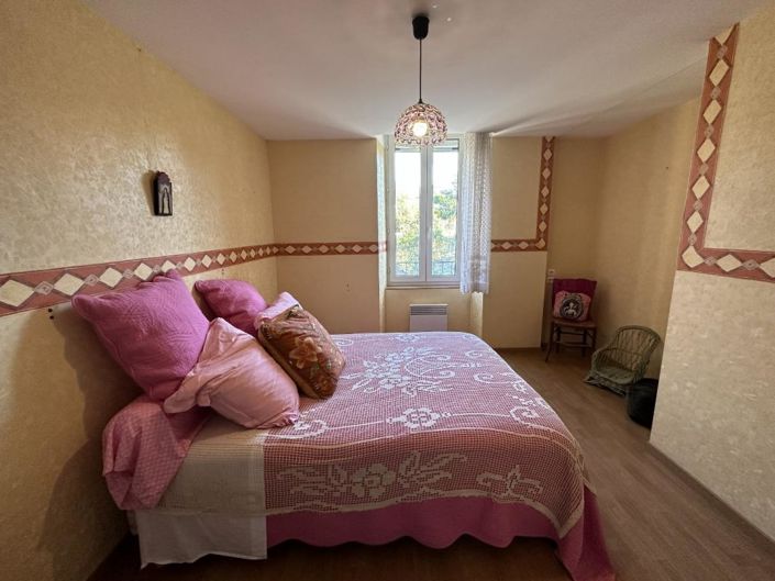 Image No.20-5 Bed Property for sale