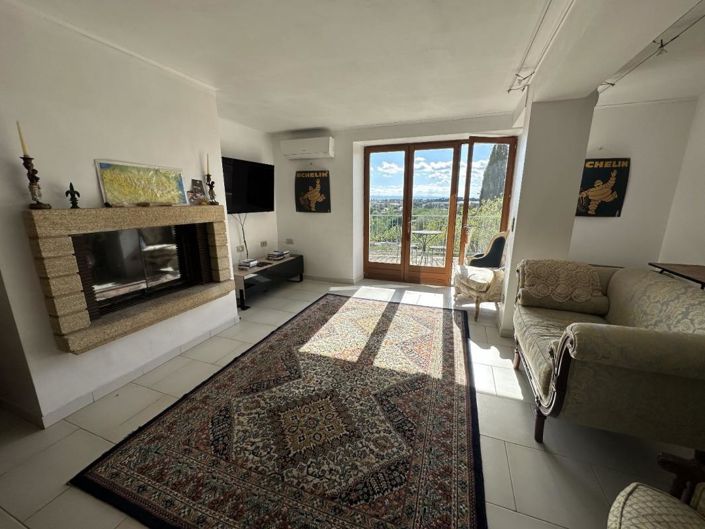 Image No.4-5 Bed Property for sale