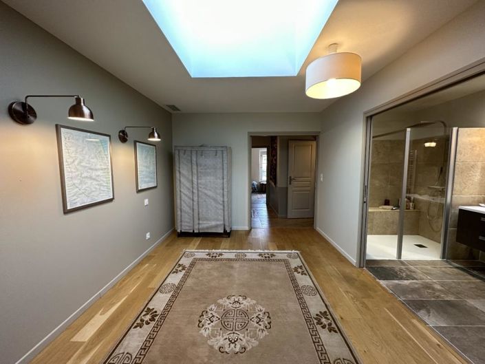 Image No.5-5 Bed Property for sale