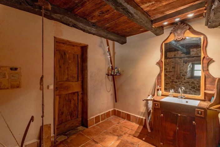 Image No.13-4 Bed Property for sale