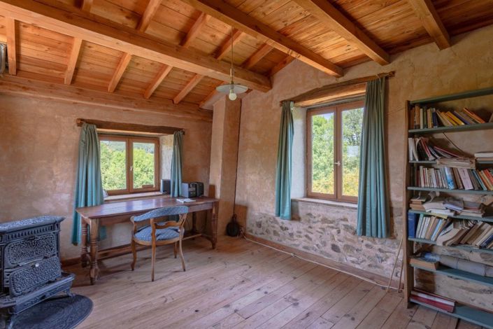 Image No.4-4 Bed Property for sale