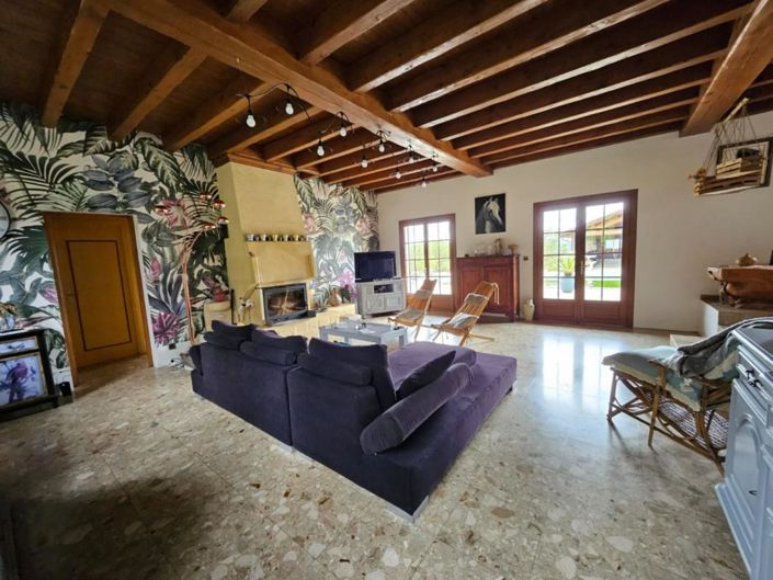 Image No.7-5 Bed House for sale