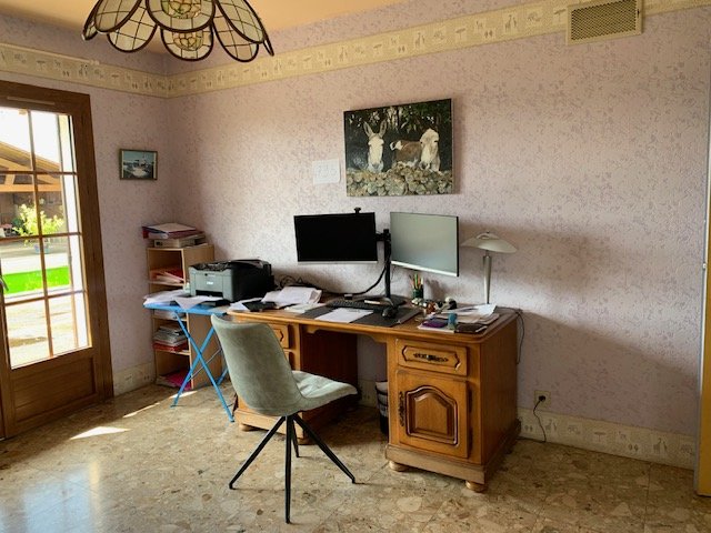 Image No.9-5 Bed House for sale