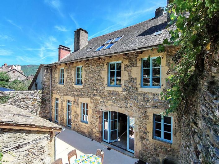 Image No.1-5 Bed Property for sale