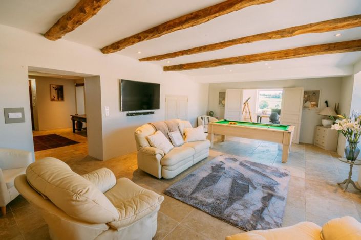 Image No.12-5 Bed Property for sale