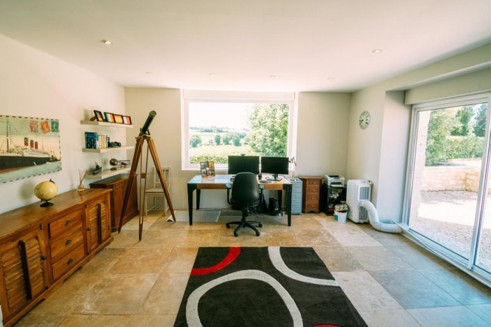 Image No.14-5 Bed Property for sale