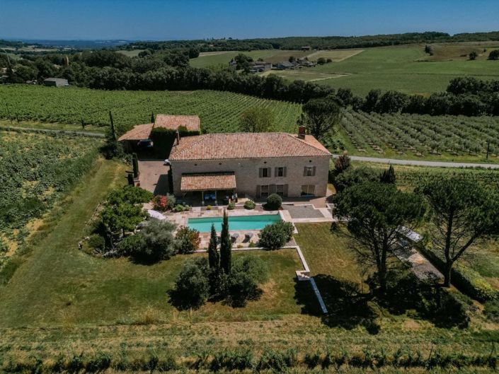 Image No.2-5 Bed Property for sale