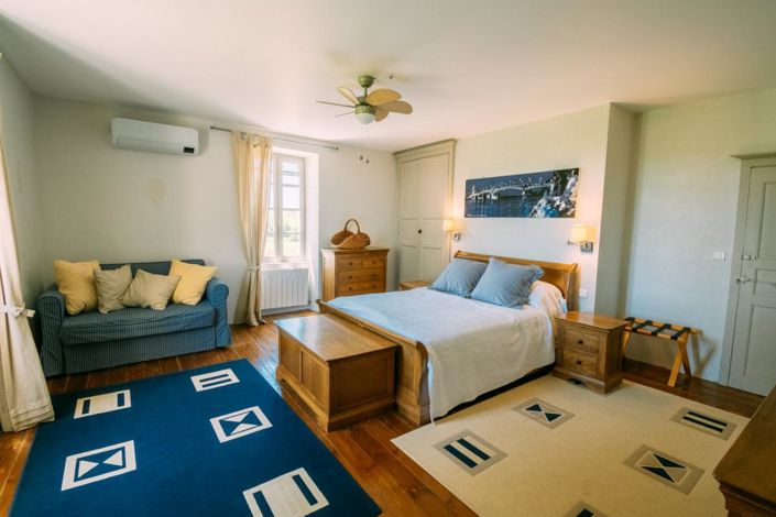 Image No.20-5 Bed Property for sale