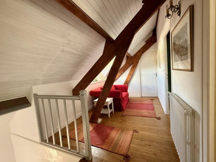 Image No.10-9 Bed Property for sale