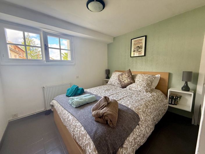 Image No.16-9 Bed Property for sale