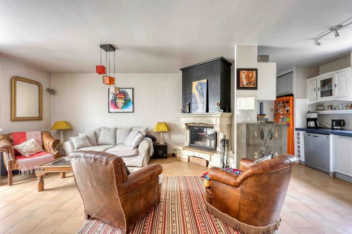 Image No.10-5 Bed House for sale