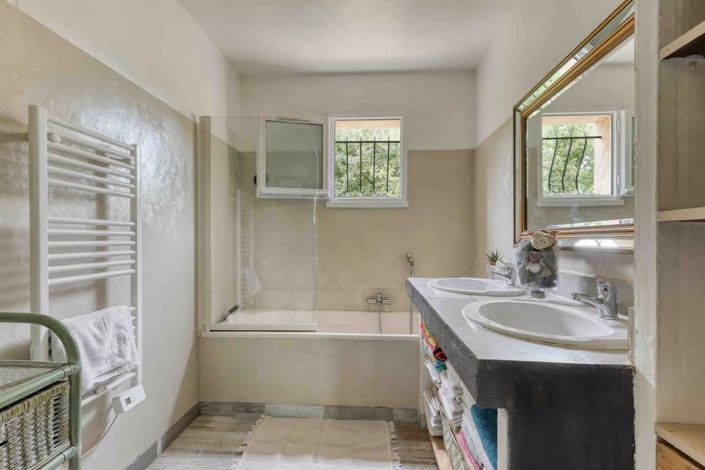 Image No.16-5 Bed House for sale