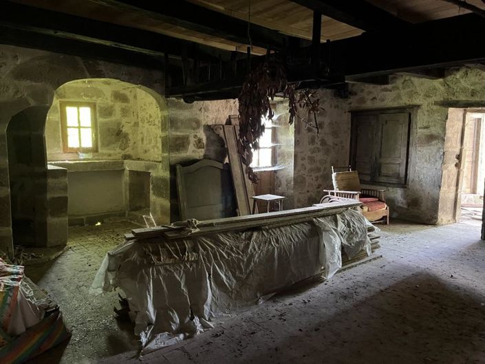 Image No.12-2 Bed Property for sale