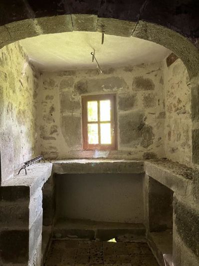 Image No.15-2 Bed Property for sale