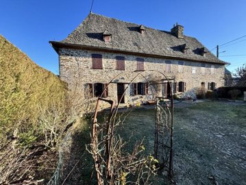 1 - Roannes-Saint-Mary, Propriété