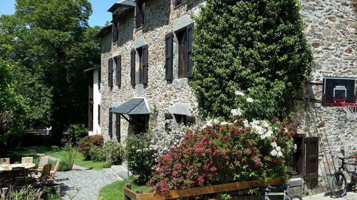 Image No.1-8 Bed House for sale