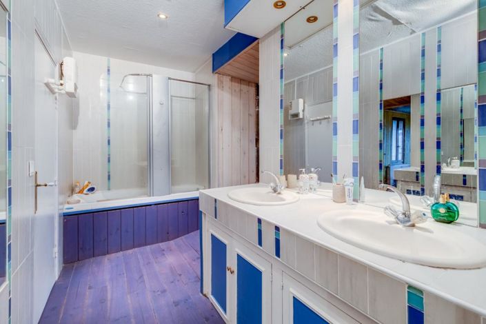 Image No.15-8 Bed House for sale