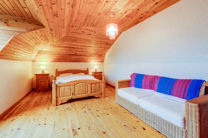 Image No.17-8 Bed House for sale