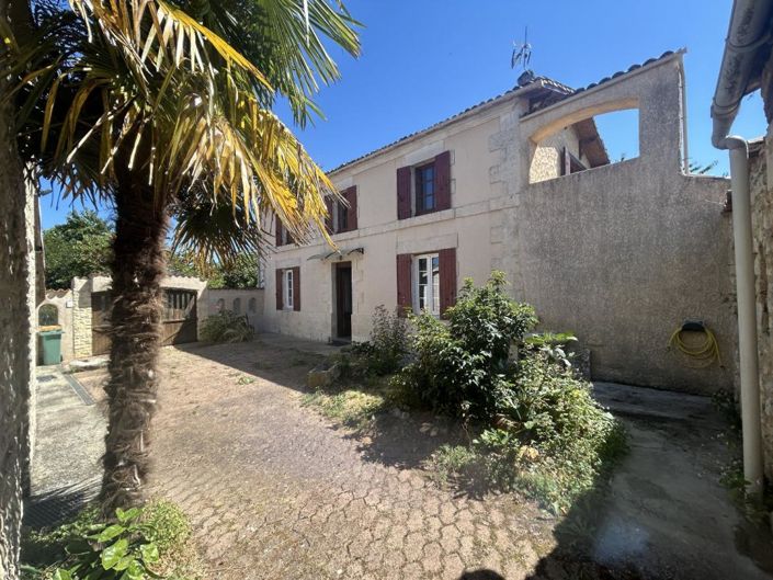 Image No.1-3 Bed House for sale
