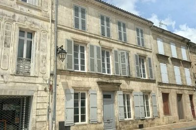 1 - Saint-Jean-d'Angély, Propriété