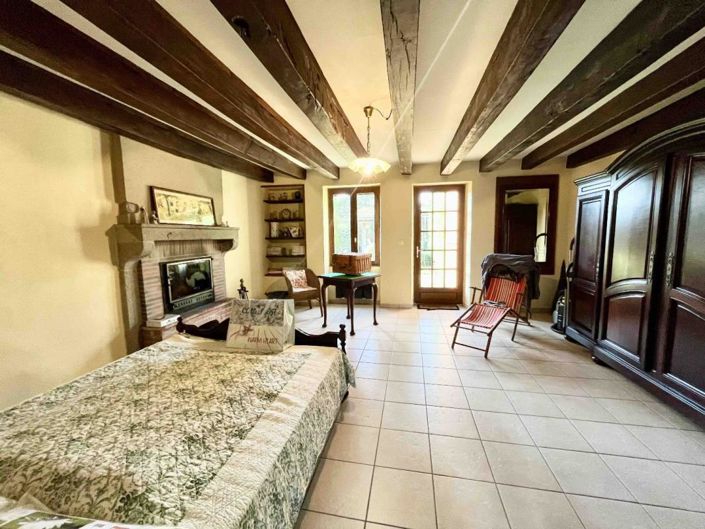 Image No.13-3 Bed Property for sale