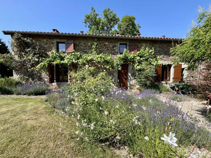 Image No.8-3 Bed Property for sale