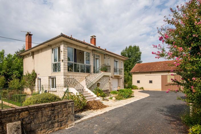 Image No.1-4 Bed Property for sale