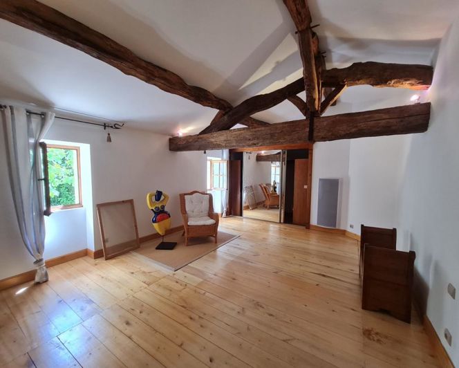 Image No.13-3 Bed Property for sale