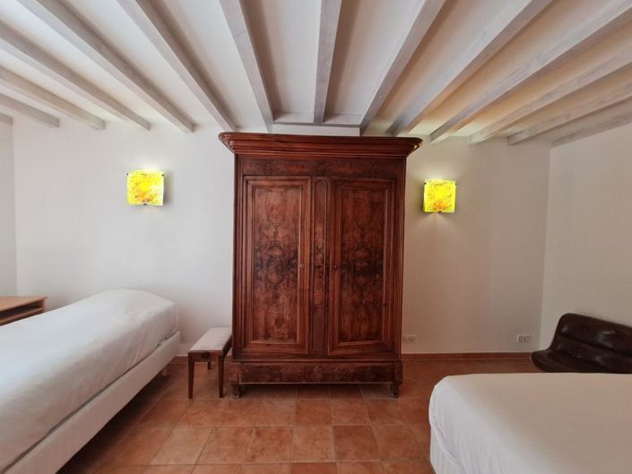 Image No.5-3 Bed Property for sale