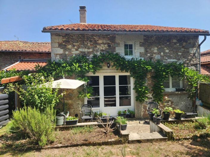 Image No.1-4 Bed House for sale
